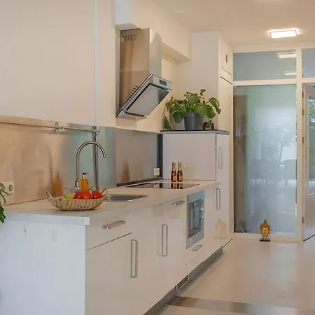 2bdr-ground Floor In Area! Apartamento *